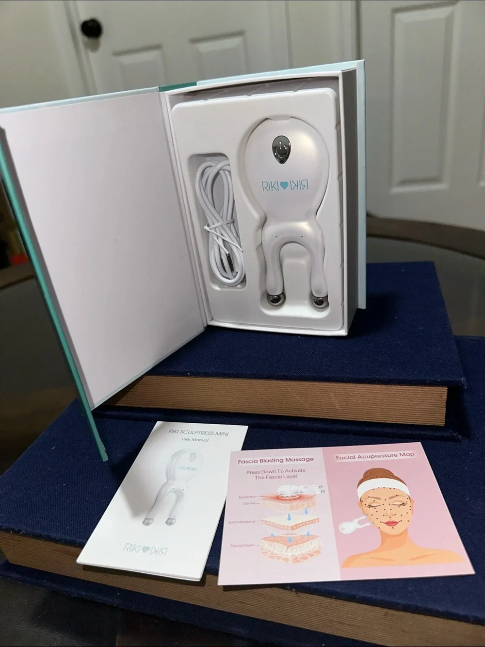 RIKI Sculptress Mini Facial Gua Sha Tool - Light Pink